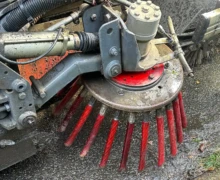 Nettoyage de bordures à la balayette latérale (5)